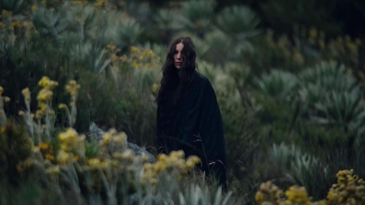 Chelsea Wolfe - Tunnel Lights