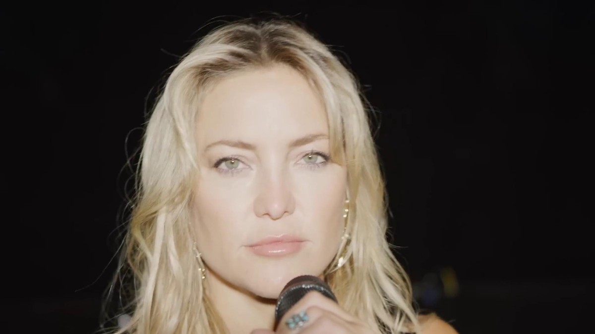 Kate Hudson - Voices Carry